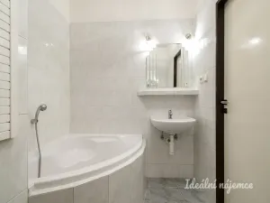 Pronájem bytu 2+kk, Praha - Michle, V zápolí, 39 m2