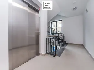 Prodej bytu 1+kk, Praha - Smíchov, Pod Barvířkou, 32 m2