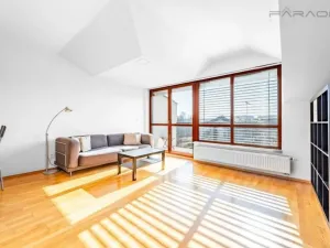 Pronájem bytu 1+kk, Praha - Libeň, Podvinný mlýn, 47 m2