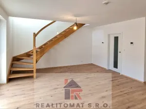 Pronájem rodinného domu, Chrášťany, 108 m2