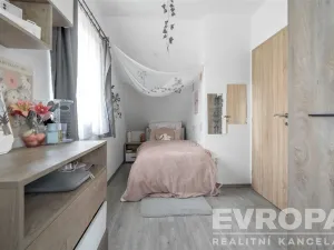 Prodej rodinného domu, Zeleneč, Bezručova, 213 m2