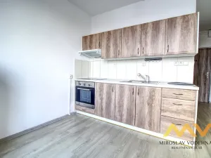 Pronájem bytu 1+1, Hradec Králové - Nový Hradec Králové, třída Edvarda Beneše, 41 m2