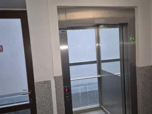 Pronájem bytu 3+kk, Praha - Smíchov, Vrázova, 76 m2