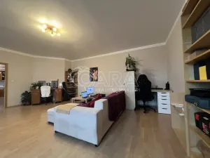 Pronájem bytu 3+1, Praha - Kbely, Toužimská, 135 m2