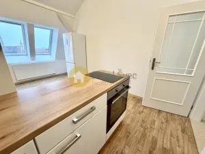Pronájem bytu 1+kk, Strakonice - Strakonice I, Velké náměstí, 32 m2