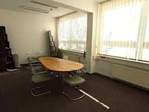 Pronájem kanceláře, Lišov, Hůrecká, 235 m2