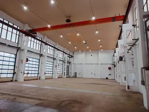 Pronájem výrobních prostor, Lišov, Hůrecká, 2357 m2