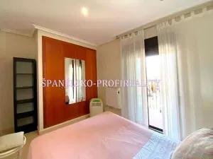 Prodej vícegeneračního domu, Torrevieja, Španělsko, 91 m2