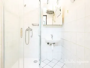 Pronájem bytu 1+kk, Praha - Libeň, Drahobejlova, 23 m2