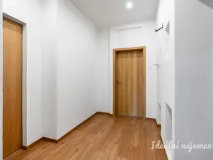 Pronájem bytu 2+kk, Praha, Na Jezerce, 52 m2