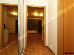 Pronájem bytu 1+kk, Praha - Košíře, Pod Kavalírkou, 35 m2