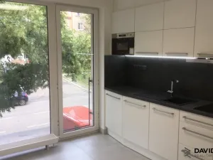 Prodej obchodního prostoru, Brno - Královo Pole, Mojmírovo náměstí, 78 m2