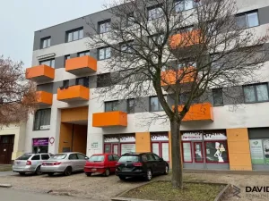 Prodej obchodního prostoru, Brno - Královo Pole, Mojmírovo náměstí, 78 m2