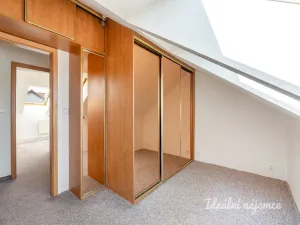 Pronájem rodinného domu, Praha - Satalice, Kemrova, 141 m2