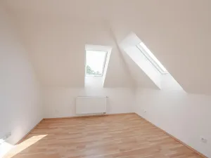 Pronájem bytu 1+1, Praha - Kobylisy, Pod Kynclovkou, 31 m2