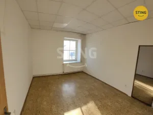 Pronájem kanceláře, Třinec, nám. Míru, 24 m2