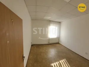 Pronájem kanceláře, Třinec, nám. Míru, 24 m2