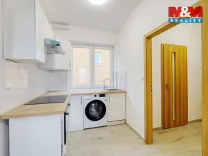 Pronájem bytu 2+kk, Plzeň - Jižní Předměstí, Husova, 45 m2