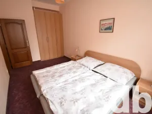 Pronájem bytu 2+kk, Karlovy Vary, Vítězná, 45 m2