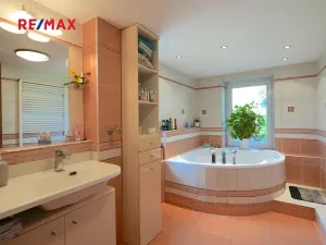 Prodej kanceláře, Lomnice, 298 m2