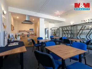 Prodej kanceláře, Bruntál, nám. Míru, 720 m2