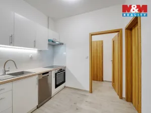 Pronájem bytu 1+1, Plzeň - Jižní Předměstí, Husova, 34 m2