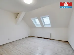 Pronájem bytu 2+kk, Plzeň - Jižní Předměstí, Husova, 44 m2