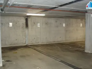 Pronájem garážového stání, Plzeň - Jižní Předměstí, Kollárova, 18 m2