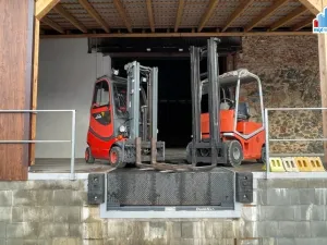 Pronájem skladu, Dolní Lukavice, 300 m2