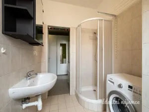 Pronájem bytu 1+kk, Praha - Záběhlice, Mikanova, 31 m2