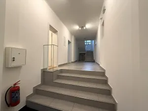 Pronájem kanceláře, Brno - Židenice, Kosmákova, 20 m2