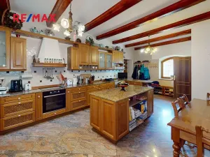 Prodej rodinného domu, Janůvky, 457 m2