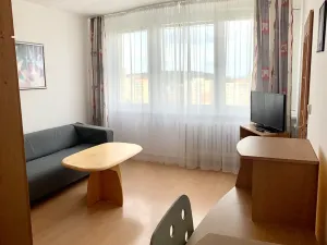 Pronájem bytu 1+1, Praha - Kobylisy, Košťálkova, 35 m2