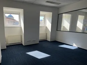 Pronájem kanceláře, Praha - Holešovice, Jankovcova, 279 m2