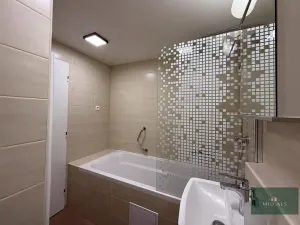 Prodej bytu 2+kk, Praha - Troja, Hnězdenská, 43 m2