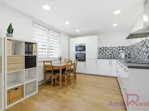 Prodej bytu 2+1, Ostrov, Masarykova, 51 m2