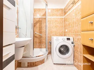 Pronájem bytu 3+1, Praha - Troja, Krosenská, 69 m2