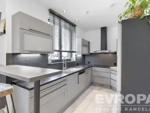 Prodej rodinného domu, Tuchoměřice, Pod Hájem, 205 m2