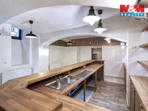 Prodej obchodního prostoru, Praha, Víta Nejedlého, 72 m2