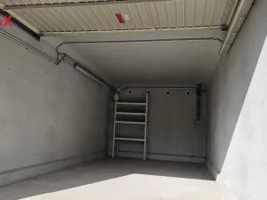 Pronájem garáže, Praha, Zakrytá, 17 m2