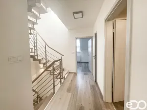 Pronájem bytu 5+kk, Vestec, U Hrubých, 158 m2