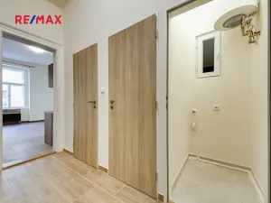 Pronájem bytu 2+kk, Praha - Vršovice, 28. pluku, 42 m2