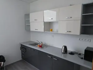 Pronájem kanceláře, Brno, Heršpická, 366 m2