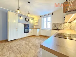 Pronájem bytu 3+1, Chomutov, Škroupova, 95 m2