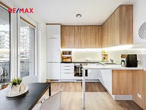 Pronájem bytu 1+kk, Praha - Horní Měcholupy, Padovská, 35 m2