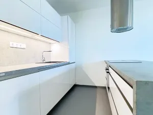 Pronájem bytu 2+kk, Zlín, Štefánikova, 52 m2