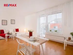 Pronájem bytu 1+kk, Praha - Jinonice, Za zámečkem, 60 m2