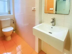 Pronájem bytu 1+kk, Praha - Holešovice, Na Maninách, 25 m2