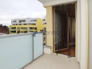 Pronájem bytu 2+kk, Praha, Jeseniova, 56 m2