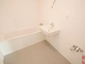 Pronájem bytu 2+kk, Praha - Modřany, Kolmanova, 52 m2